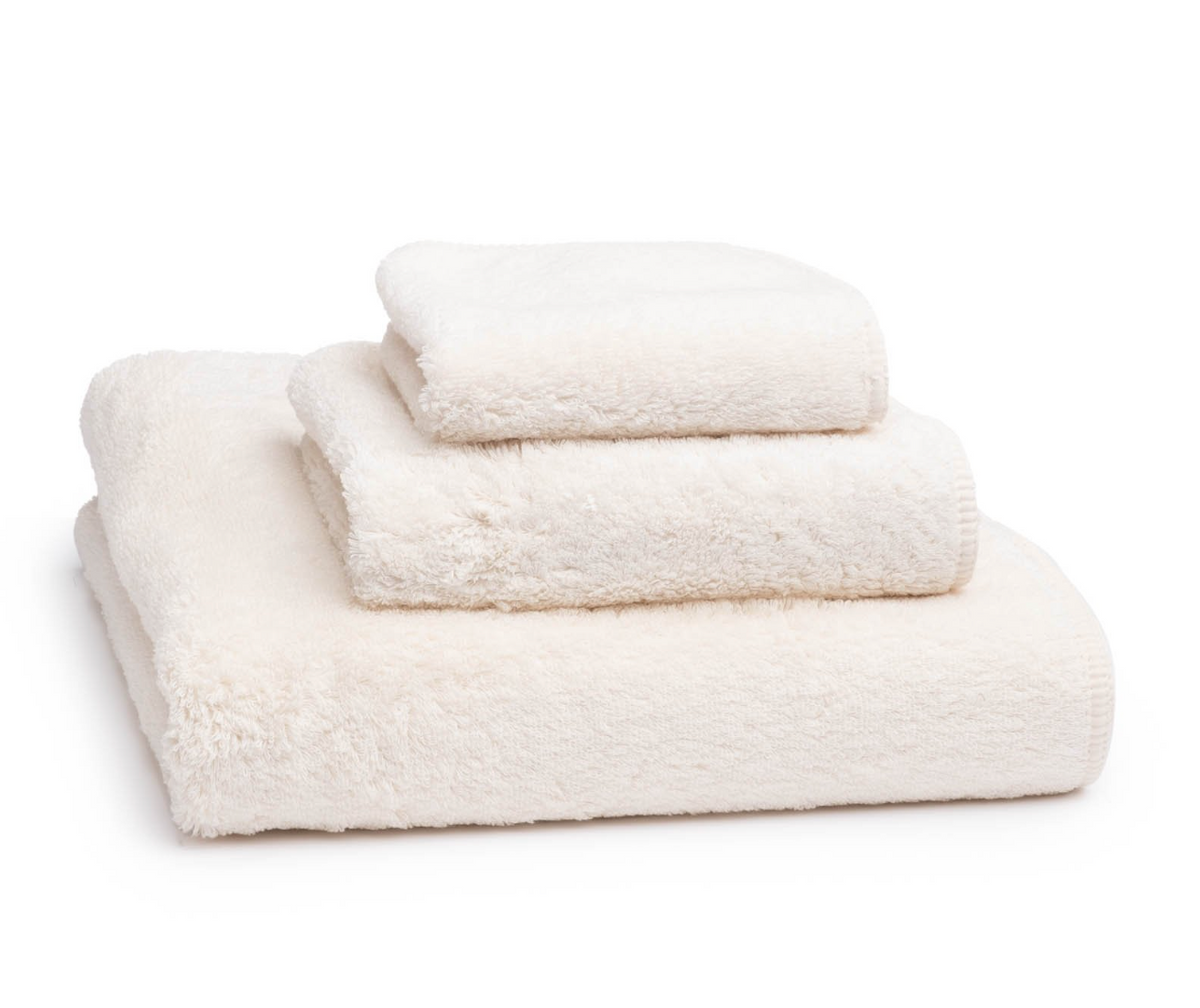 Kassatex Atelier 800-gram Bath Towel White